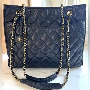 CHANEL Vintage Medallion Tote Black Quilted Lambskin Gold Chain Shoulder Bag